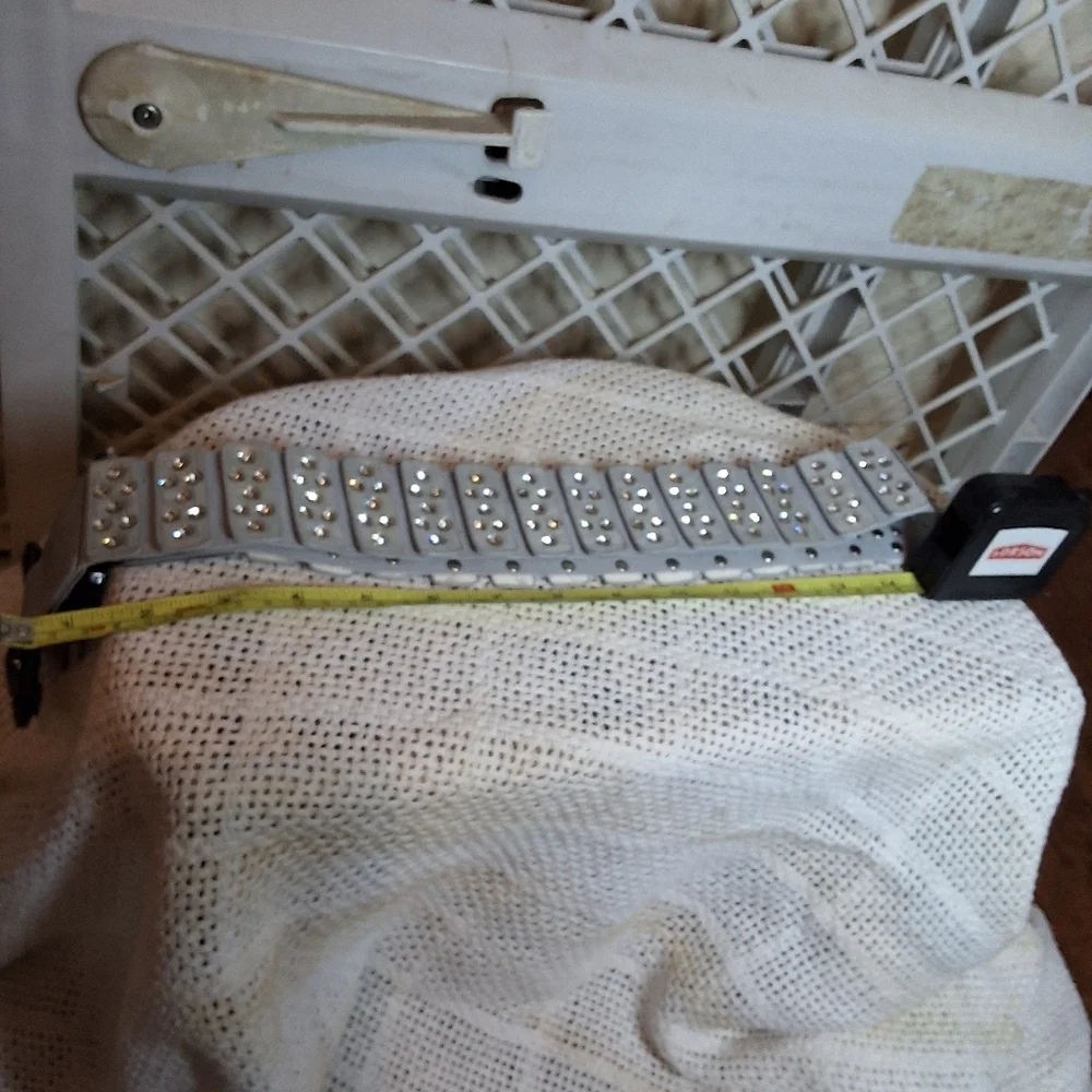 Boutique pearl grey stretch belt with rhinestone accents and buckle OSFM